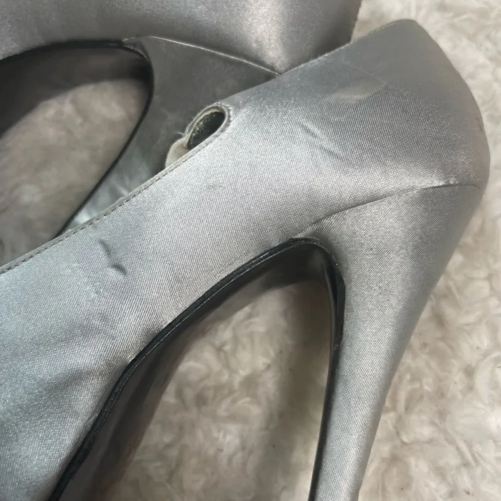 Lauren Jones gray SatinTStrap peep toe platform heels crystal beads accent SZ8.5
